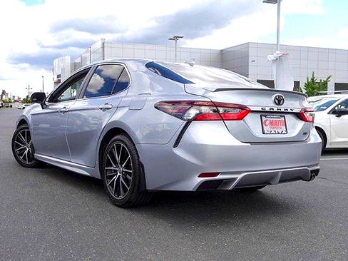 Used 2023 Toyota Camry SE FWD image 7
