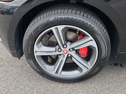 Used 2019 Jaguar F-PACE S image 9
