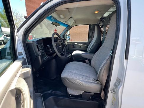 Used 2014 GMC Savana 2500 RWD image 11