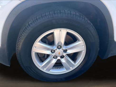 Used 2017 Chevrolet Trax LT w/ LT Convenience Package FWD image 33