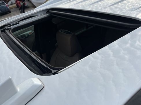 Used 2019 Cadillac Escalade Platinum image 9