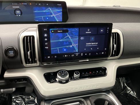 New 2025 Ford Expedition Max Active AWD/4WD image 18