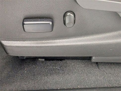 Used 2022 Chevrolet Colorado ZR2 image 14