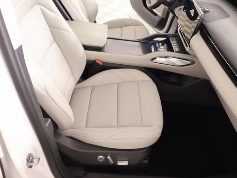 New 2026 Lincoln Nautilus Premier image 13