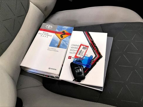 Used 2023 Toyota RAV4 XLE w/ Convenience Package image 31