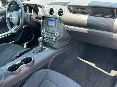 Used 2020 Ford Mustang Coupe RWD image 9
