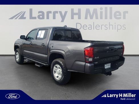 Used 2020 Toyota Tacoma SR image 3