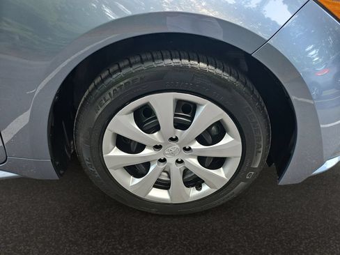 Used 2025 Toyota Corolla LE FWD image 41