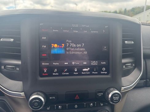 Used 2019 RAM 1500 Laramie AWD/4WD image 17