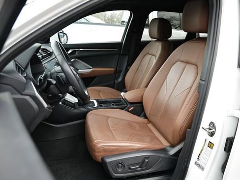 Used 2022 Audi Q3 2.0T Premium w/ Convenience Package image 21