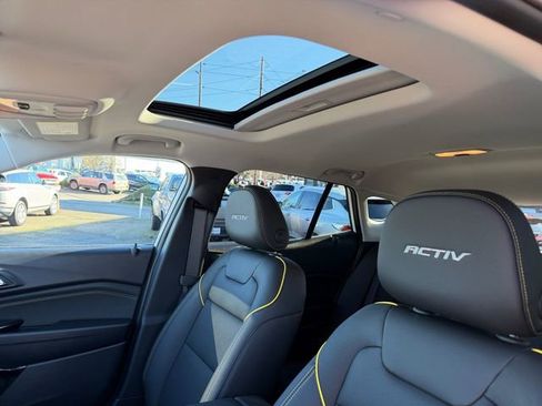 New 2026 Chevrolet Trax ACTIV w/ Sunroof Package image 28