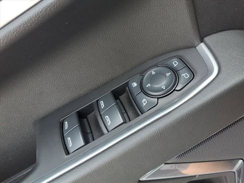 Used 2025 GMC Sierra 1500 SLT AWD/4WD image 17