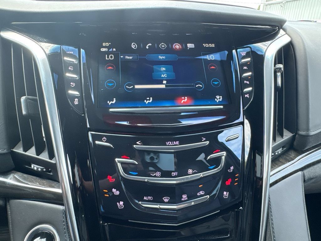 Used 2019 Cadillac Escalade ESV Platinum AWD/4WD image 25