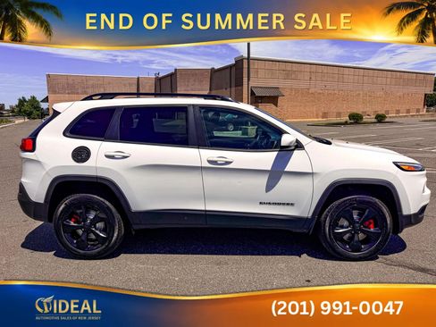 Used 2016 Jeep Cherokee Latitude w/ Cold Weather Group AWD/4WD image 8