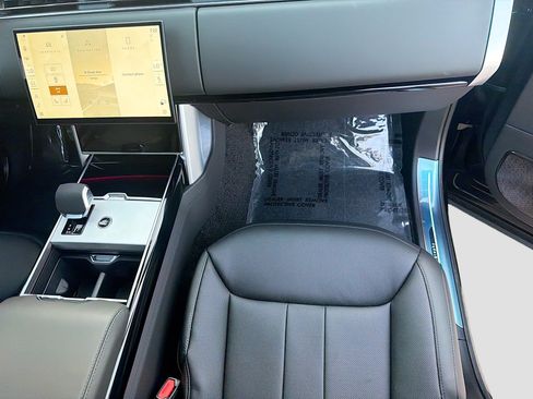 New 2026 Land Rover Range Rover Autobiography AWD/4WD image 18
