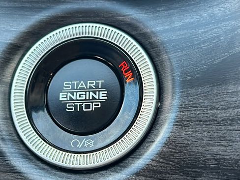 Certified 2021 Jeep Grand Cherokee L Limited image 17