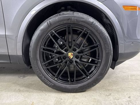 Certified 2024 Porsche Cayenne Coupe AWD/4WD image 15