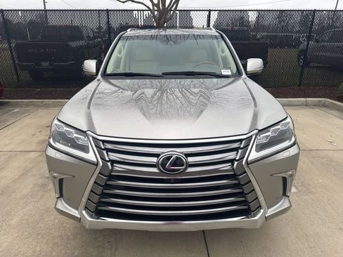 Used 2020 Lexus LX 570 4WD w/ Luxury Package image 3