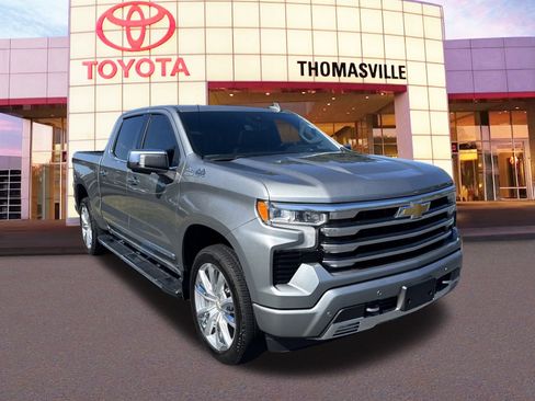 Used 2024 Chevrolet Silverado 1500 High Country w/ High Country Premium Package image 3