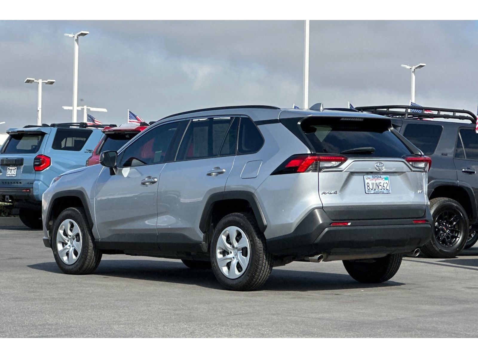 Used 2019 Toyota RAV4 LE w/ Carpet Mat Package FWD image 6