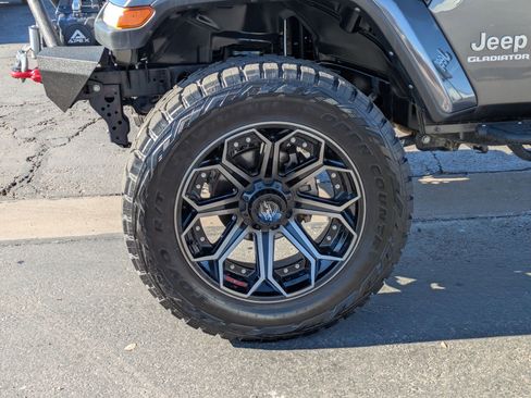 Used 2021 Jeep Gladiator Overland w/ Popular Equipment Package image 11