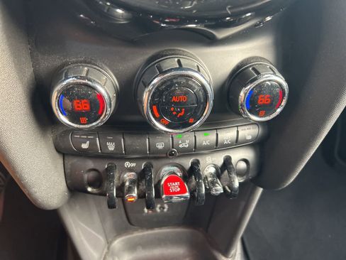 Used 2017 MINI Cooper 4-Door Hardtop image 28