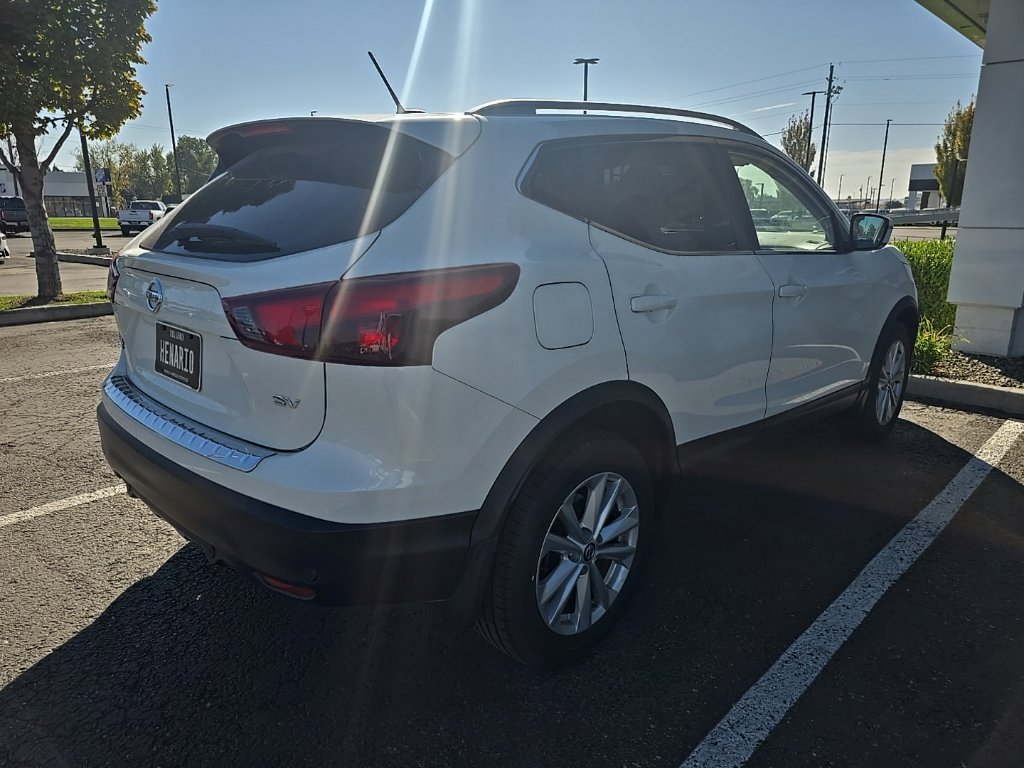 Used 2019 Nissan Rogue Sport SV FWD image 3