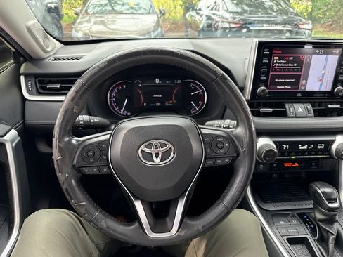 Used 2019 Toyota RAV4 Limited w/ Advanced Technology Package FWD image 33
