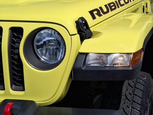 Used 2023 Jeep Gladiator Rubicon w/ Cold Weather Group AWD/4WD image 9