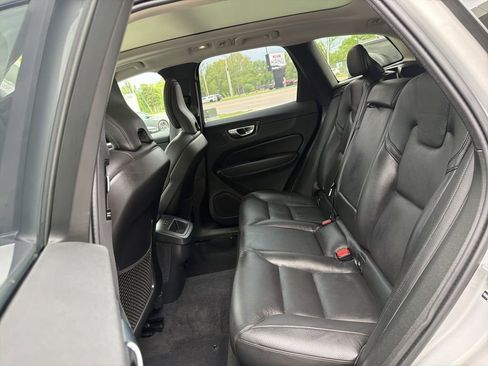 Used 2025 Volvo XC60 B5 Plus AWD/4WD image 5