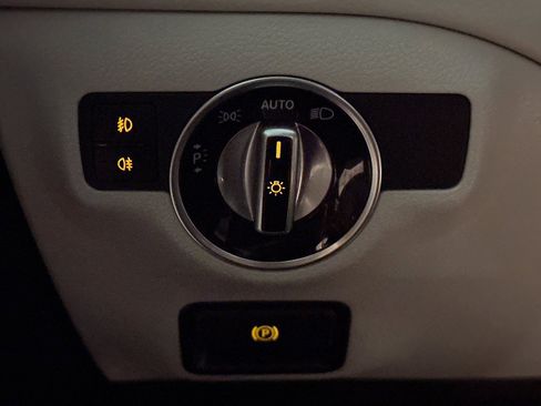 Used 2019 Mercedes-Benz GLA 250 4MATIC w/ Premium Package image 33