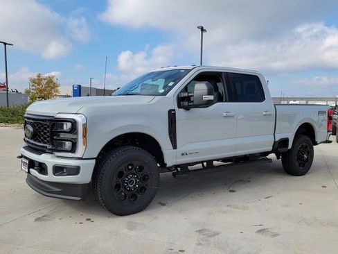 New 2026 Ford F250 XLT w/ XLT Premium Package image 4