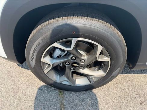 New 2026 Chevrolet Trax LT w/ Sunroof Package FWD image 10