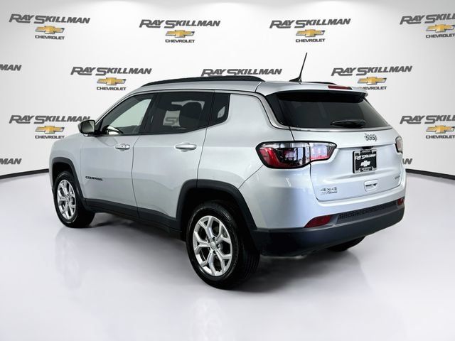 Used 2024 Jeep Compass Latitude AWD/4WD image 5