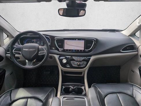 Used 2022 Chrysler Pacifica Limited image 21