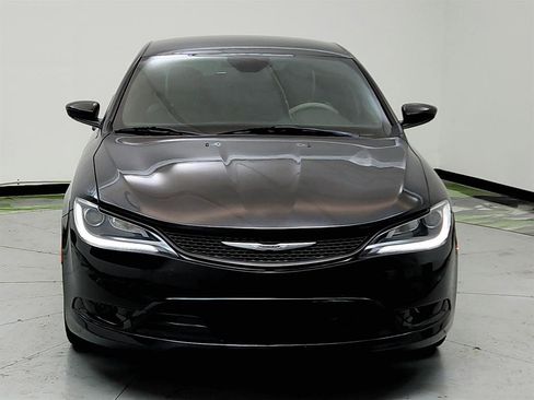 Used 2015 Chrysler 200 S w/ Comfort Group image 2