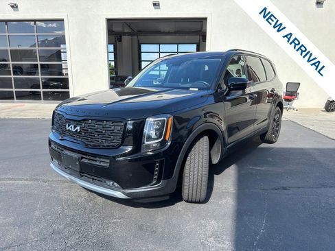 Used 2022 Kia Telluride SX w/ SX Prestige Package AWD/4WD image 3