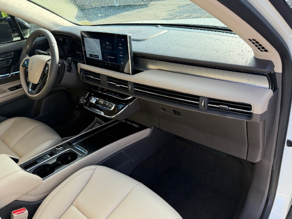 Used 2023 Lincoln Corsair FWD image 14
