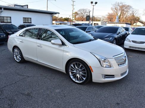 Used 2013 Cadillac XTS Platinum image 2