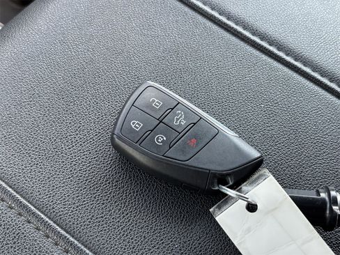 Used 2023 Chevrolet Silverado 1500 LT image 35