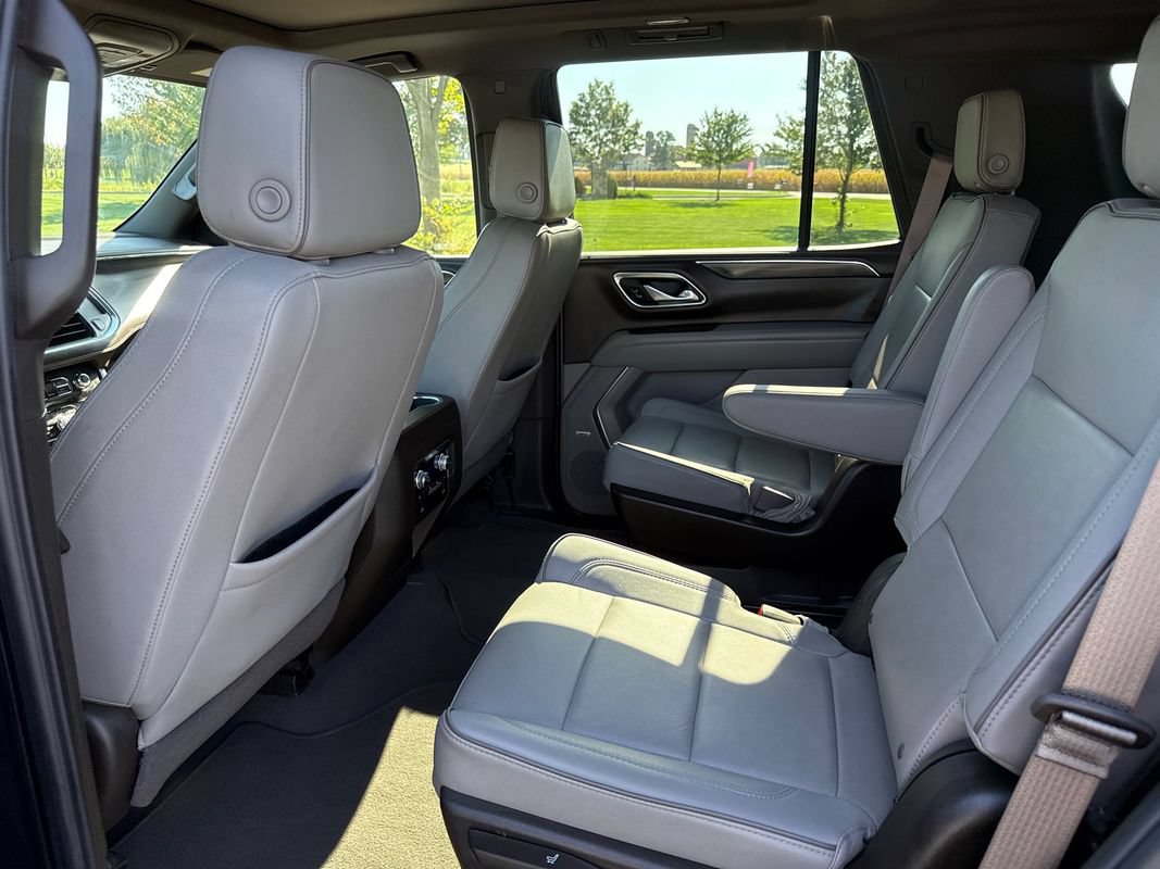 Used 2023 GMC Yukon SLT w/ SLT Premium Package AWD/4WD image 10