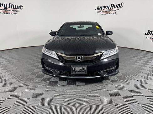 Used 2017 Honda Accord EX image 7
