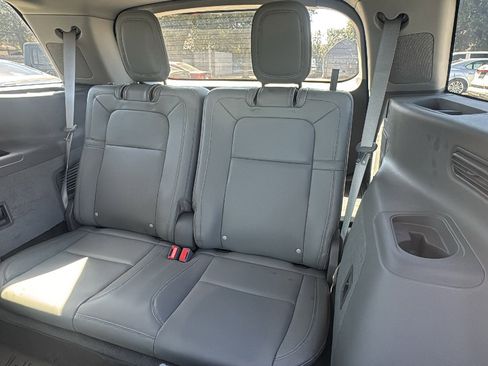 Used 2020 Lincoln Aviator Reserve w/ Equipment Group 202A image 16