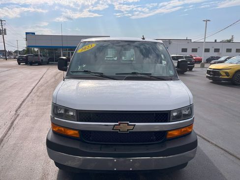 Used 2023 Chevrolet Express 2500 Work Van w/ Chrome Appearance Package image 4