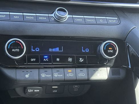 Used 2024 Hyundai Elantra SEL w/ Convenience Package FWD image 20