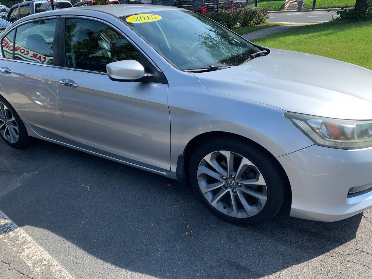 Used 2015 Honda Accord Sport image 2