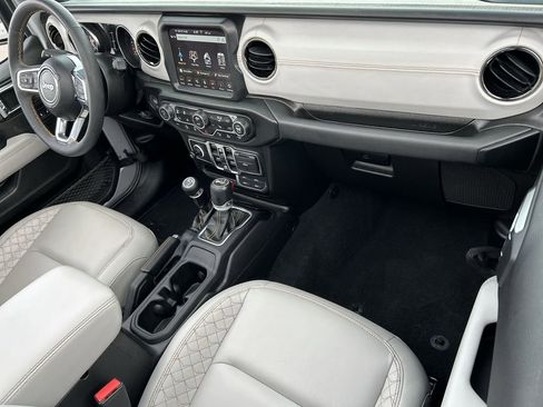 Used 2023 Jeep Wrangler Altitude image 30