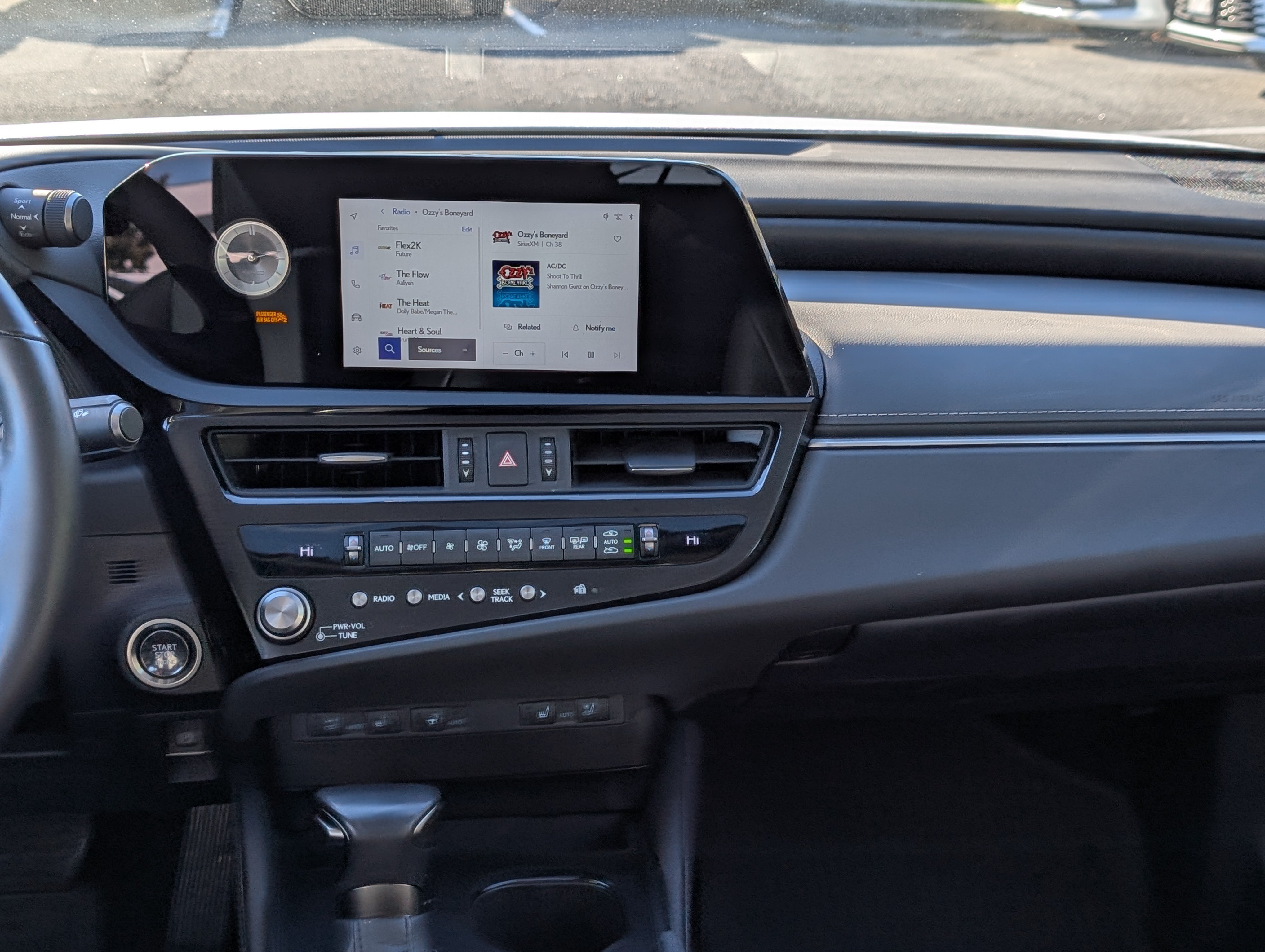 Used 2025 Lexus ES 350 w/ Premium Package FWD image 17