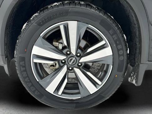 Used 2023 Nissan Rogue SL w/ SL Premium Package image 9