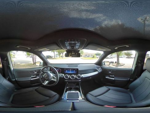 Used 2025 Mercedes-Benz GLB 250 4MATIC image 44